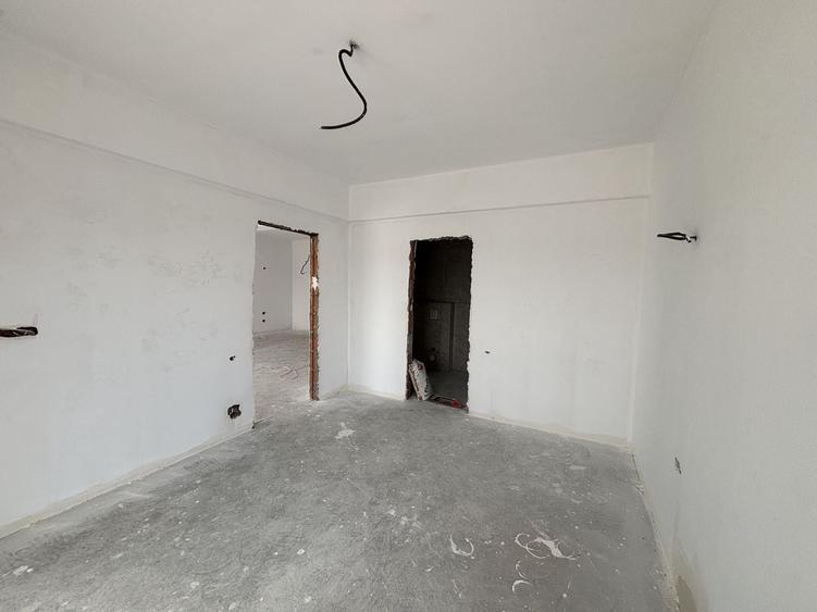 Casă individuală cu 4 camere cu Canalizare în Tunari