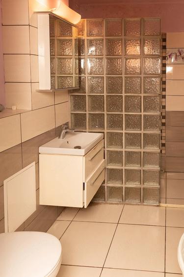 Apartament cu 2 camere decomandat în Baba-Dochia