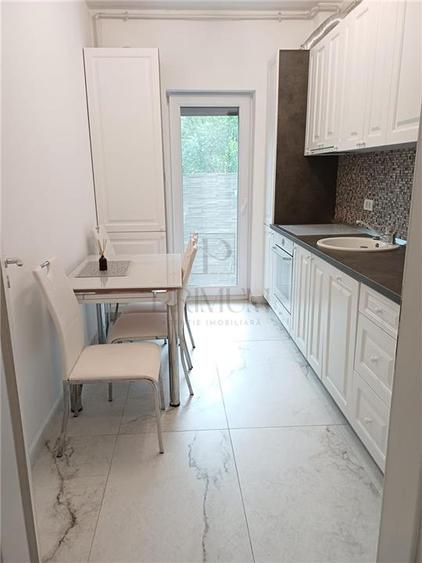 Apartament cu 3 camere decomandat, mobilat în Chișoda