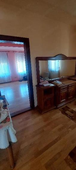 Casă cu 7 camere cu Teren 1000 Mp în Crișan