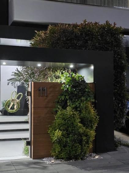 Casă individuală cu 7 camere cu Teren 800 Mp în Tomis Plus
