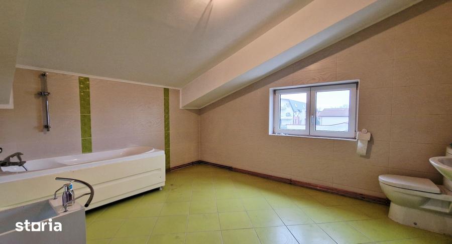 Casă cu 6 camere cu Teren 544 Mp în Dămăroaia