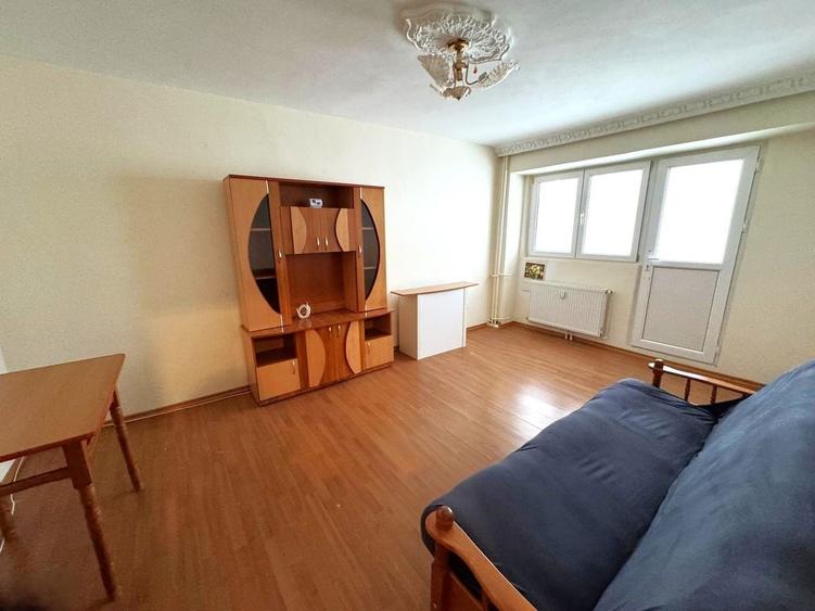 Apartament cu 2 camere decomandat, mobilat în Micro 21