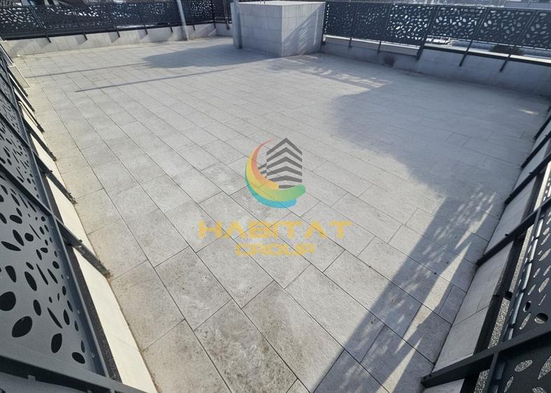 Penthouse cu 3 camere decomandat în Splaiul Unirii