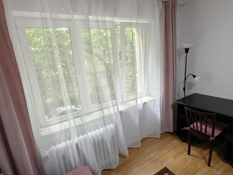 Apartament cu 2 camere decomandat, mobilat în Berceni