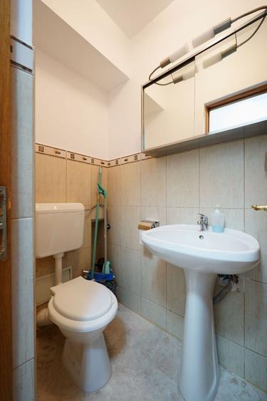 Apartament cu 3 camere, mobilat în Băneasa