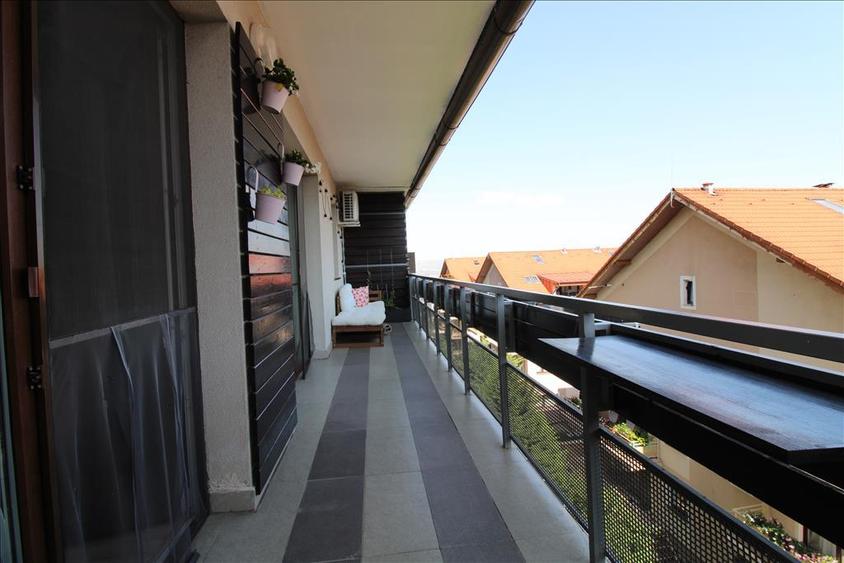 Apartament cu 2 camere semidecomandat în Bună Ziua