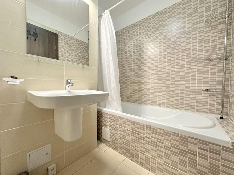 Apartament cu 2 camere decomandat, mobilat în Central