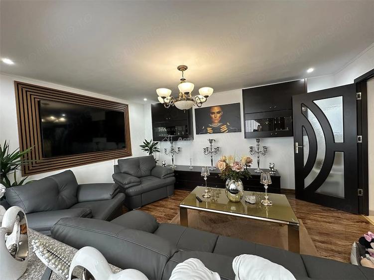 Apartament cu 3 camere decomandat în Moroasa 2