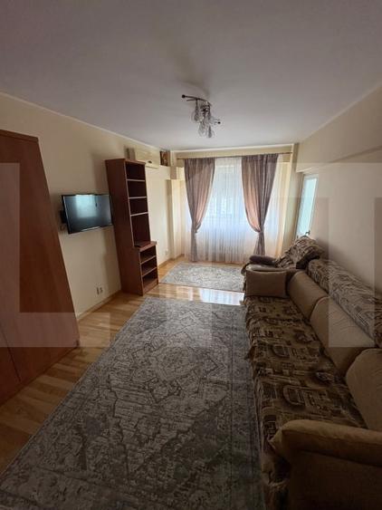 Apartament cu 4 camere decomandat, mobilat în Sud-Vest