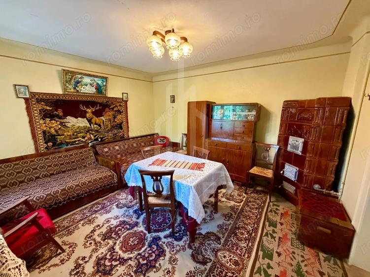 Casă cu 4 camere cu Teren 2300 Mp în Vest