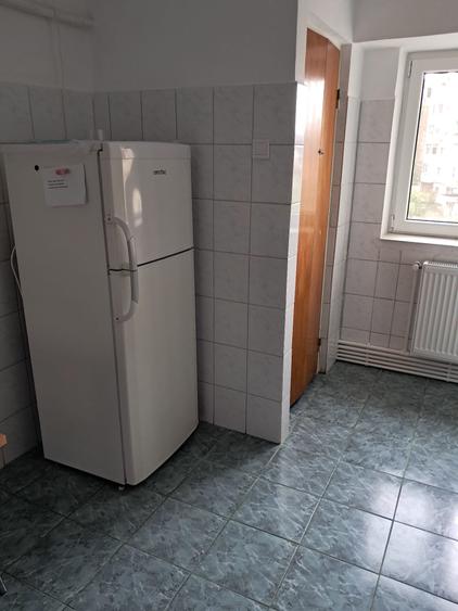 Apartament cu 2 camere decomandat, mobilat în Stadion