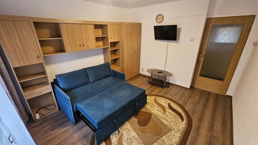 Garsonieră decomandată în Central