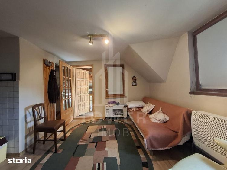 Casă cu 6 camere cu Teren 669 Mp în Roșia