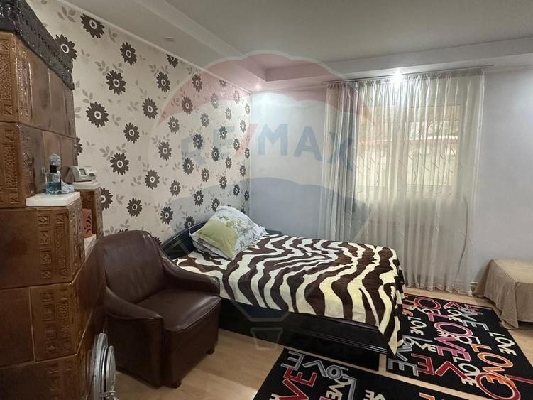 Casă individuală cu 6 camere cu Teren 1200 Mp în Afumați