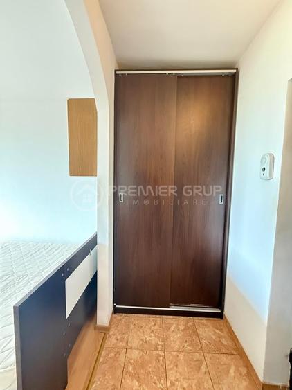 Garsonieră decomandată în Podu Roș