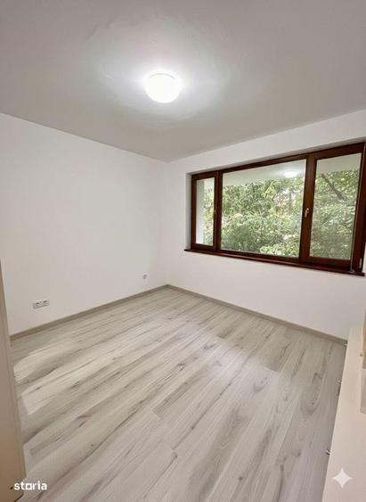 Apartament cu 3 camere decomandat în Tei