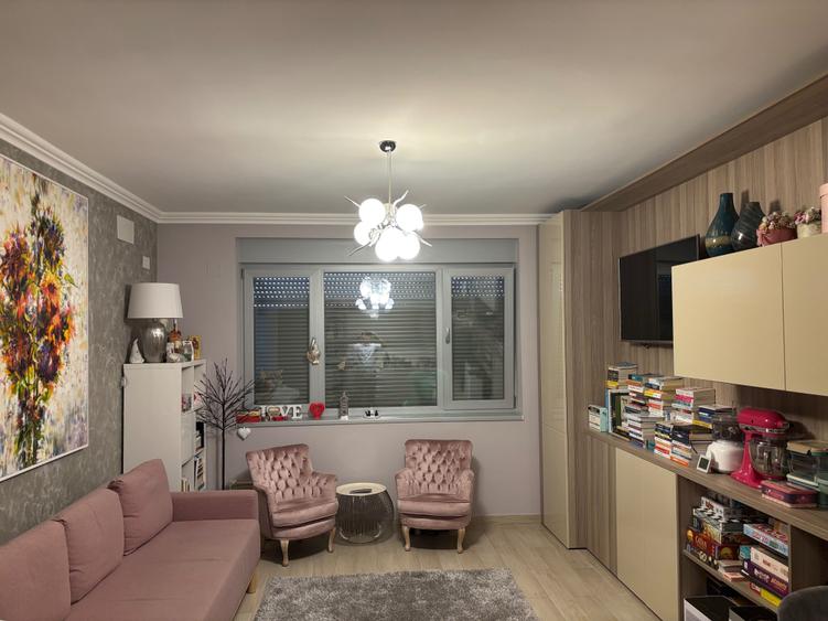 Apartament cu 2 camere decomandat în Dumbrăvița
