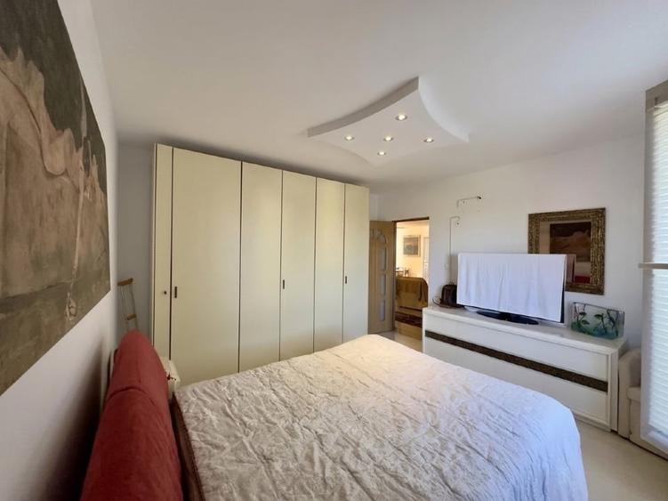 Duplex cu 4 camere cu Garaj în Vest