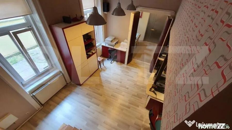 Apartament cu 3 camere semidecomandat în Ultracentral