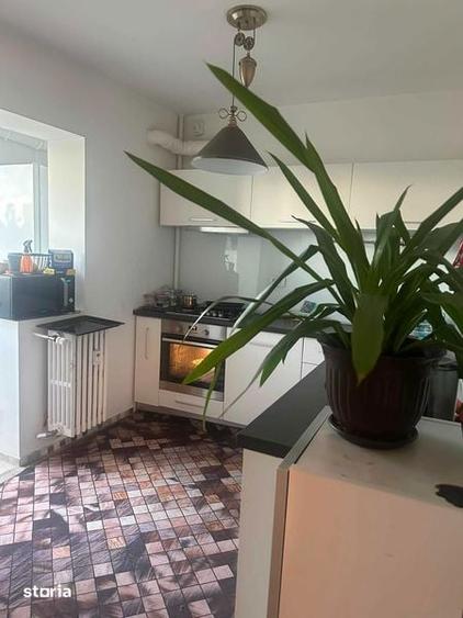 Apartament cu 3 camere decomandat în Titan