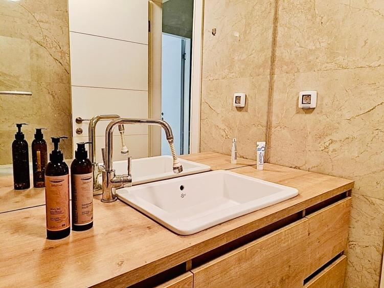 Apartament cu 2 camere semidecomandat în Floreasca