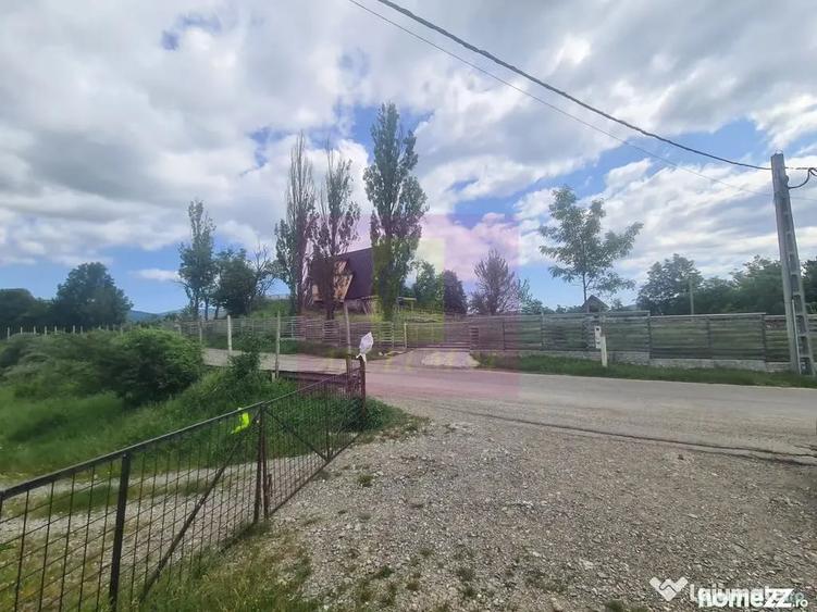 Teren de 9037 mp, în Plaiul Tălii