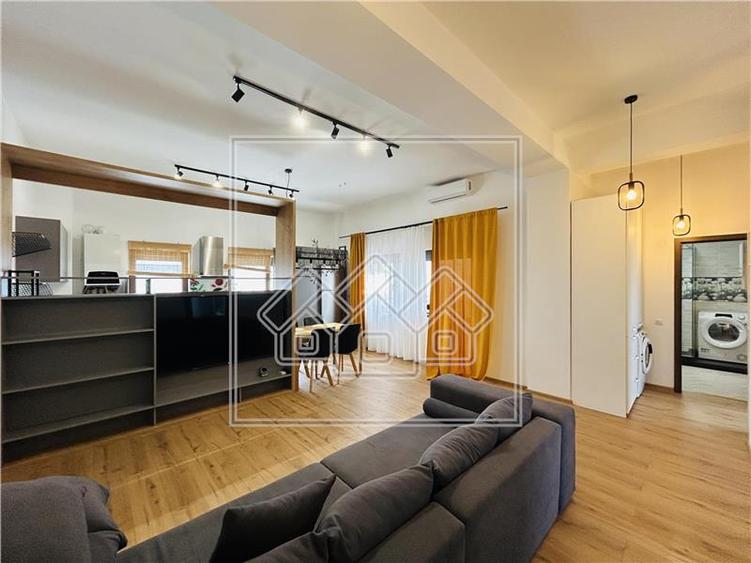 Apartament cu 4 camere nedecomandat în Exterior Sud