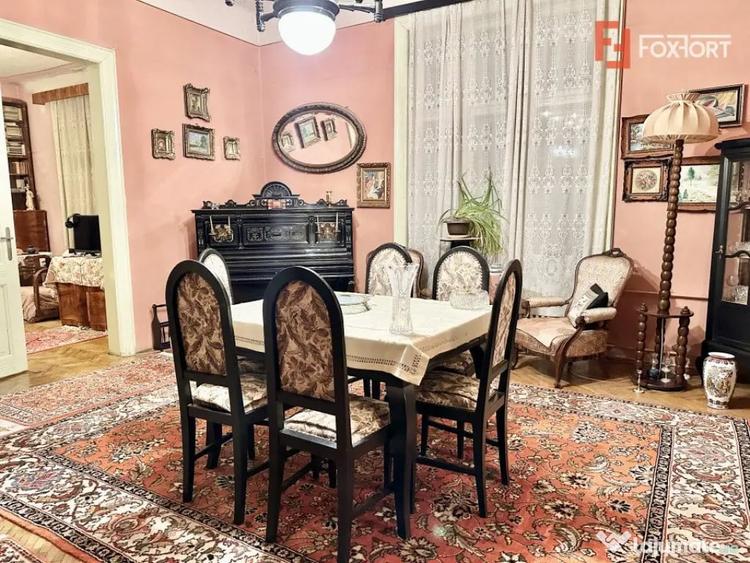 Apartament cu 4 camere decomandat în Exterior Vest