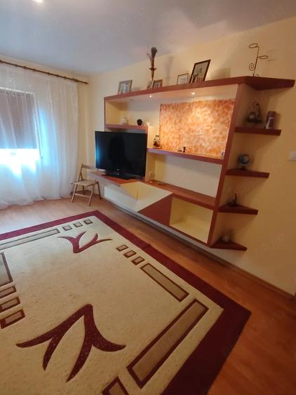 Apartament cu 2 camere decomandat în Nicolina