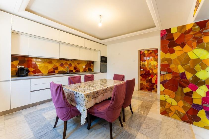Casă individuală cu 6 camere cu Canalizare în Găvana