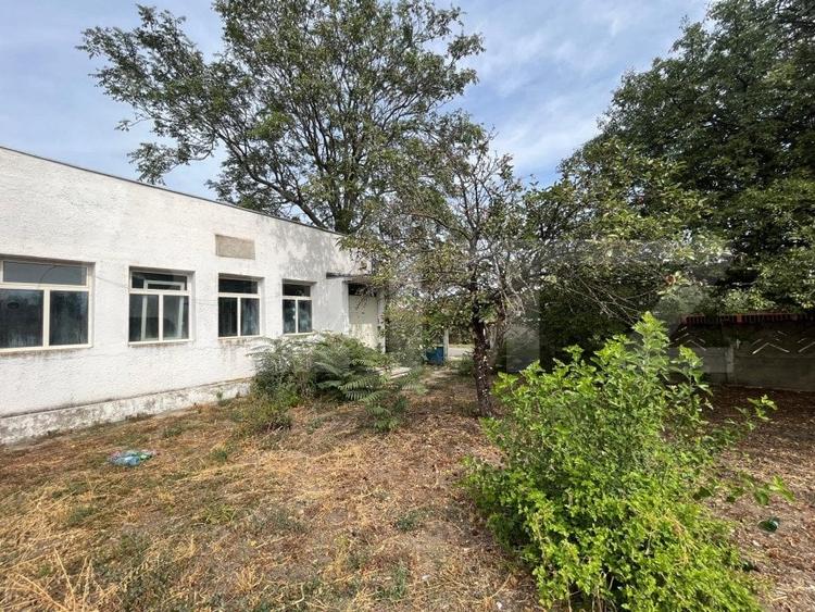 Casă individuală cu 4 camere cu Canalizare în Filiași