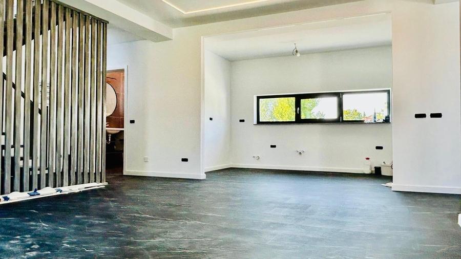 Duplex cu 4 camere cu Teren 394 Mp în Ostratu