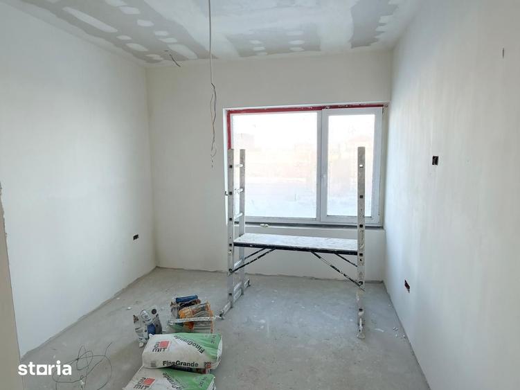 Apartament cu 4 camere în Torontalului