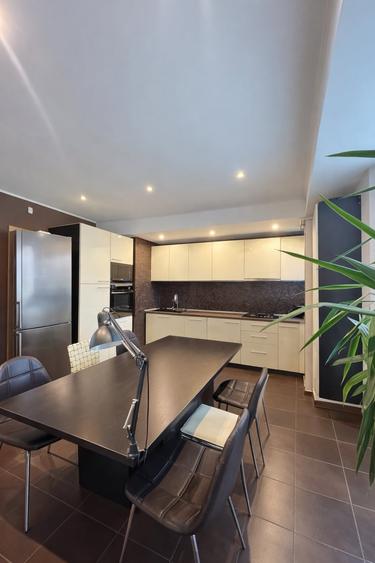 Apartament cu 3 camere decomandat, mobilat în Tomis Plus