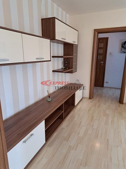 Apartament cu 3 camere semidecomandat în Titan — fotografia 3