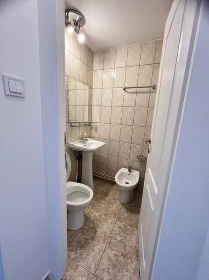 Apartament cu 3 camere decomandat în Plopilor