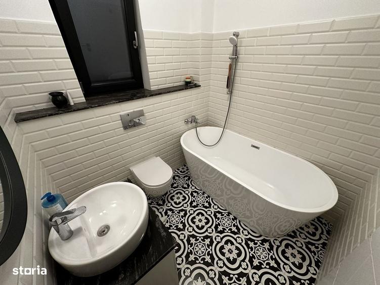 Apartament cu 3 camere decomandat în Sud