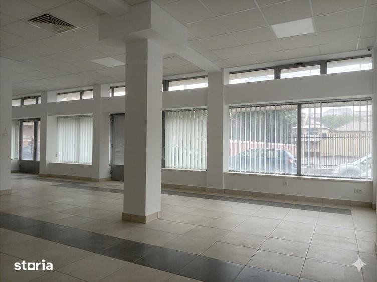 Spațiu comercial, de 330 mp, în Rogerius