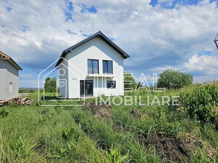 Casă individuală cu 5 camere cu Canalizare în Șura Mică