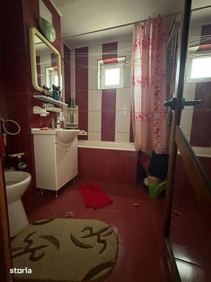 Apartament cu 3 camere decomandat, mobilat în Lacu Dulce