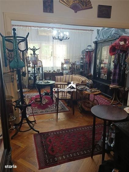 Apartament cu 4 camere semidecomandat în Ultracentral