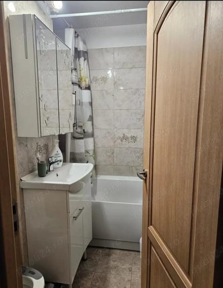 Apartament cu 2 camere decomandat în Berceni
