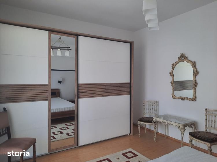 Apartament cu 4 camere decomandat în Central