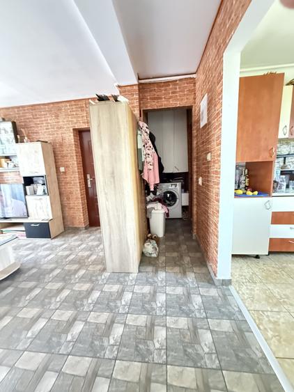 Apartament cu 3 camere semidecomandat, mobilat în Jucu de Mijloc