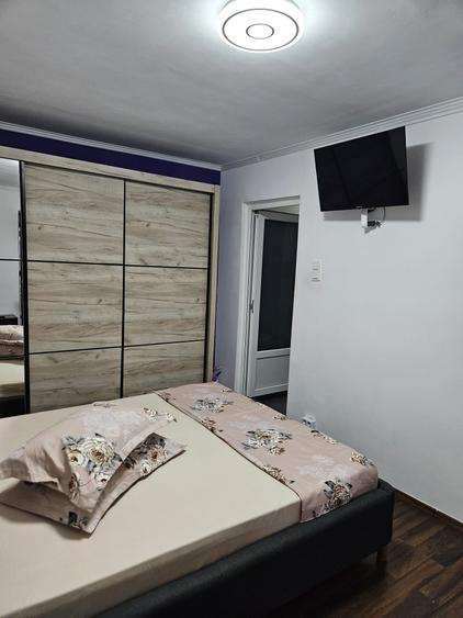 Apartament cu 3 camere decomandat în Mangalia
