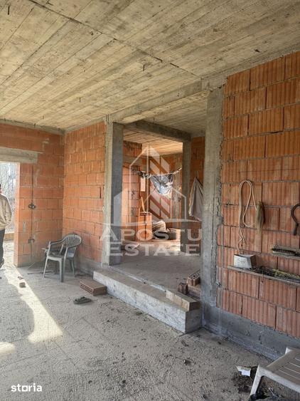 Casă cu 4 camere cu Teren 637 Mp în Covaci