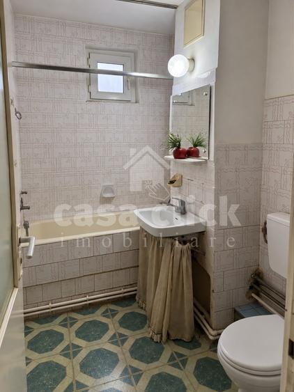 Apartament cu 2 camere circular în Micro 17