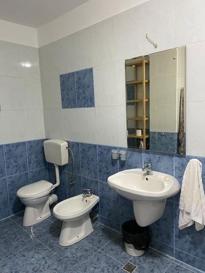 Casă individuală cu 4 camere cu Canalizare în Est