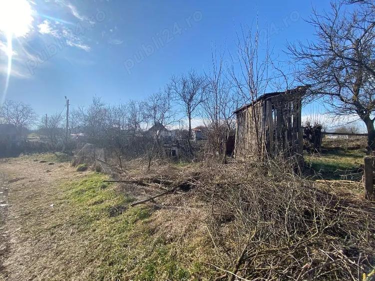 Teren de 5400 mp, în Cămărașu